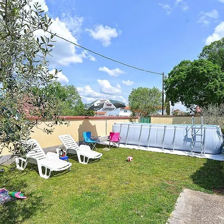 Mit Privatpool Fuer 4 Personen Ca 30 Qm In Pula, Istrien Istrische Riviera 펜션 *
