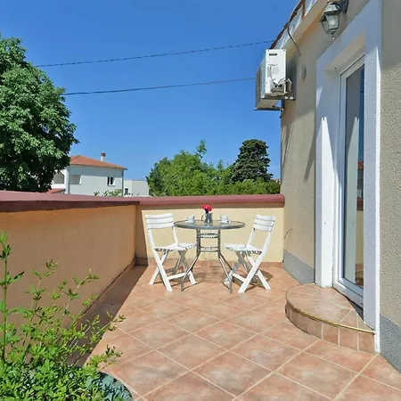 Mit Privatpool Fuer 4 Personen Ca 30 Qm In Pula, Istrien Istrische Riviera 펜션